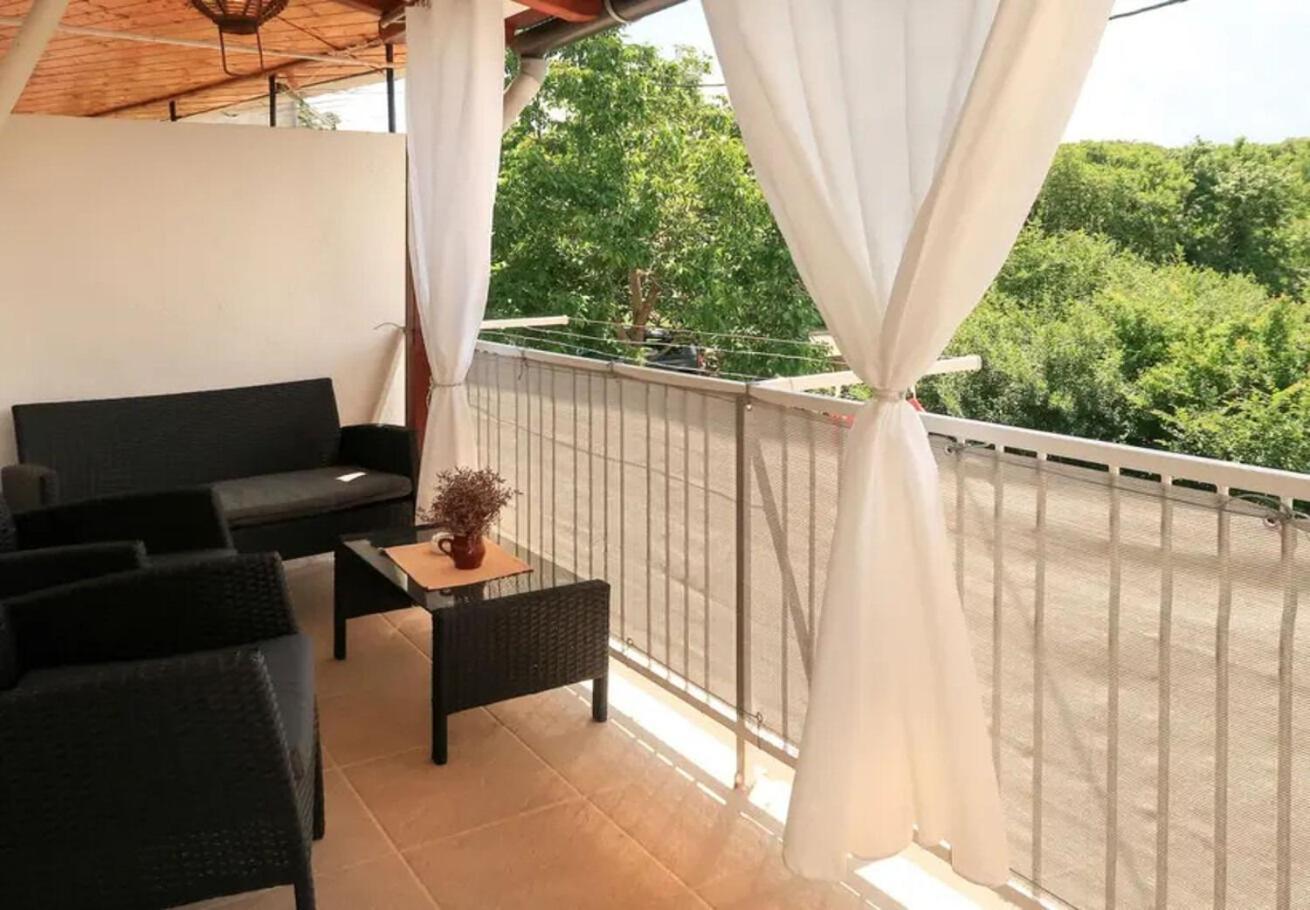 Holiday Home Ana- With Pool Kornić المظهر الخارجي الصورة