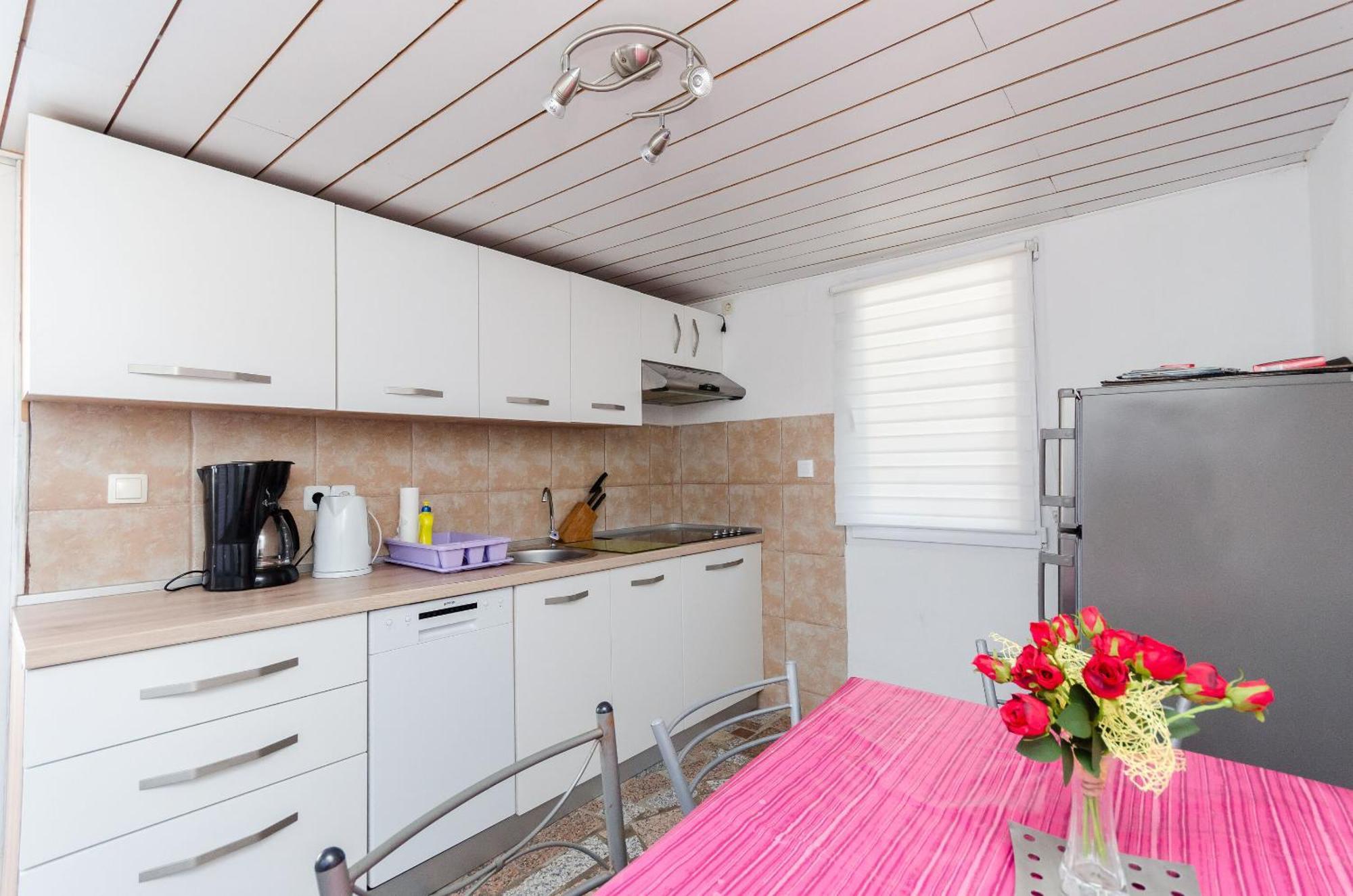 Holiday Home Ana- With Pool Kornić المظهر الخارجي الصورة